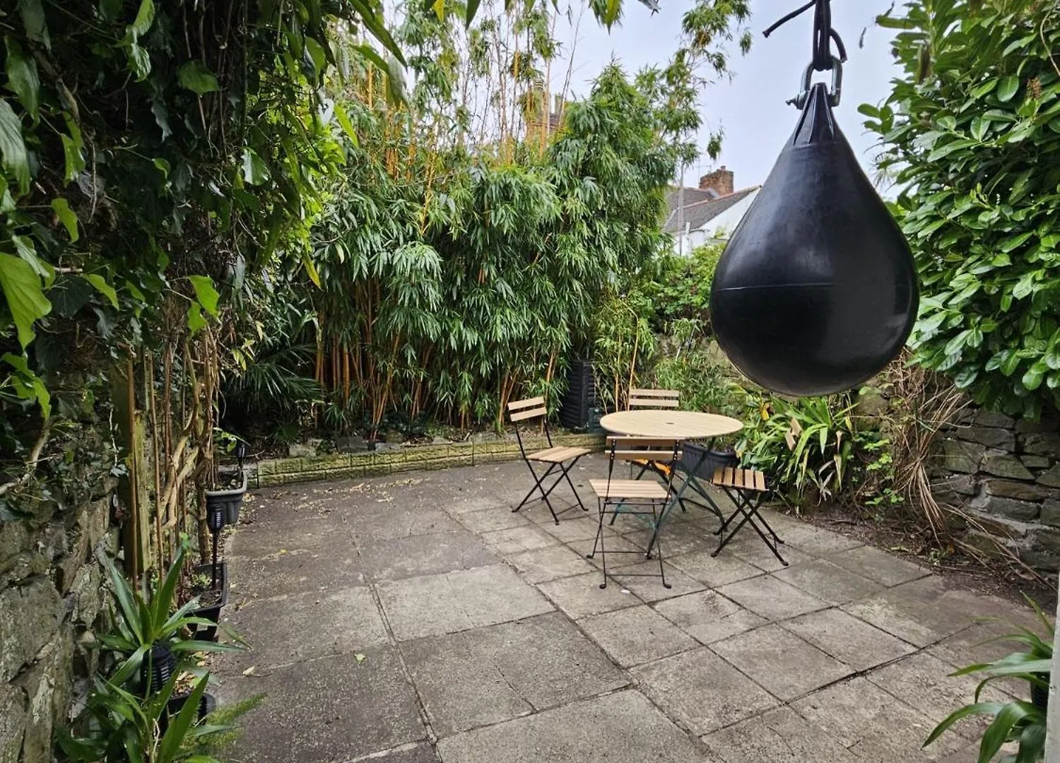 2 Bed Cardiff Home 0*,